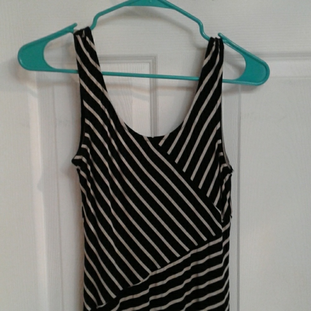 Maxi - Picture 2 of 2